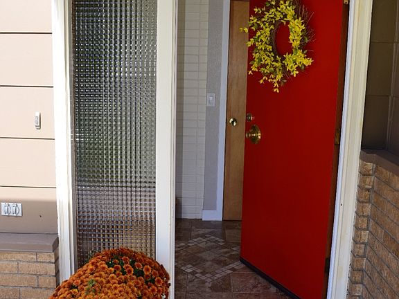 3rd image of 1813 Pike Pl