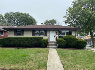 18515 Oakwood Ave, Lansing, IL 60438