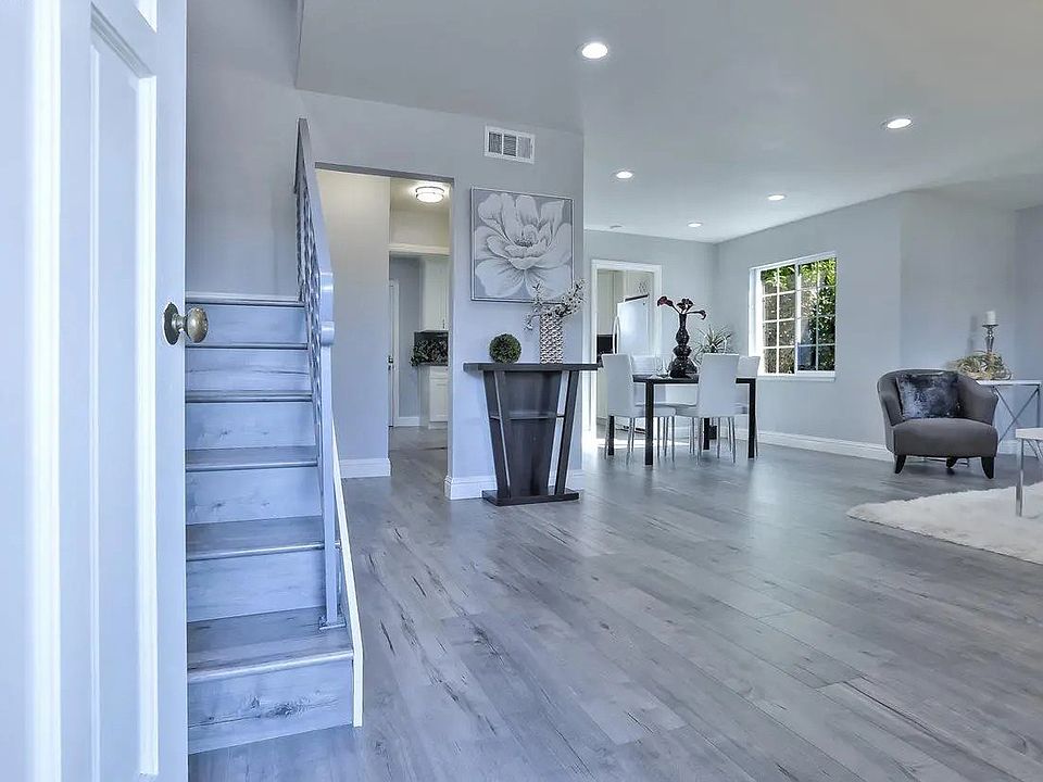 2nd image of 21130 Aspen Ave