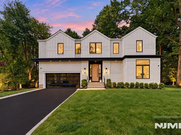 26 Collins Avenue, Closter, NJ 07624