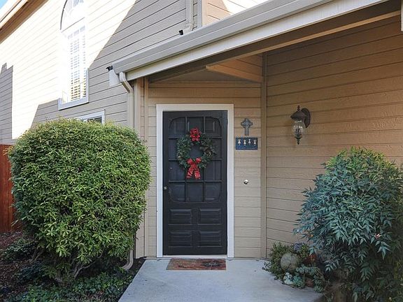 2nd image of 1443 Carrington Cir