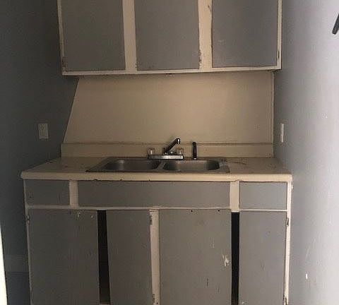 5th image of 247 Herndon St APT C