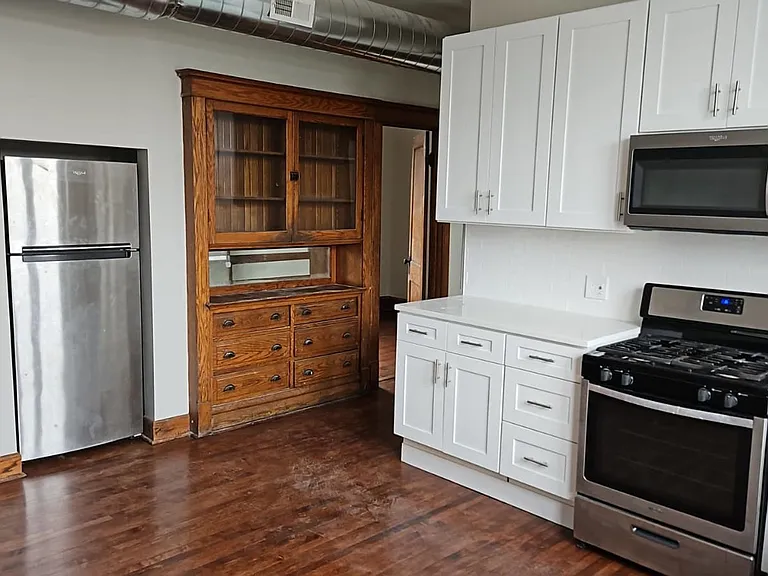 2500 S Millard Ave — Photo 8
