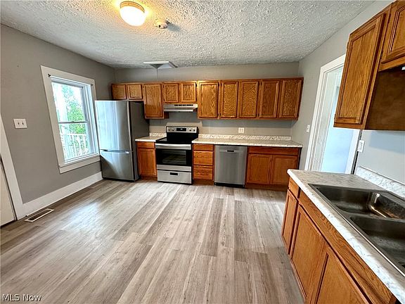 3rd image of 317 South Ave