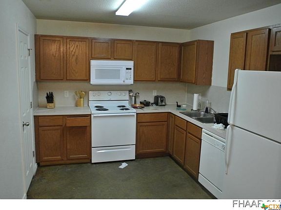 5th image of 4109 Cambridge Dr