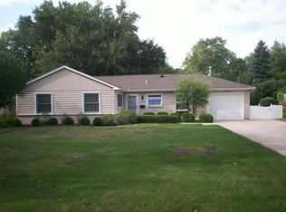 505 Turf Ln, Wheaton, IL 60187