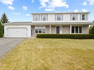 67 Covered Bridge Cir, Rochester, NY 14612