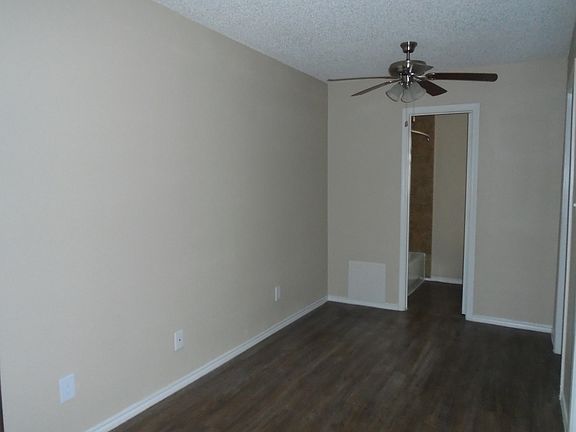 5th image of 5119 Live Oak St APT 208