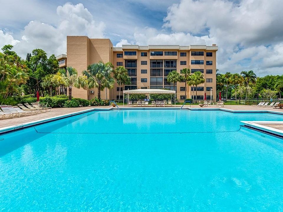 1st image of 4640 Lucerne Lakes Blvd #402
