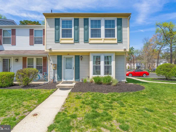 29 Forestview Ct, Marlton, NJ 08053