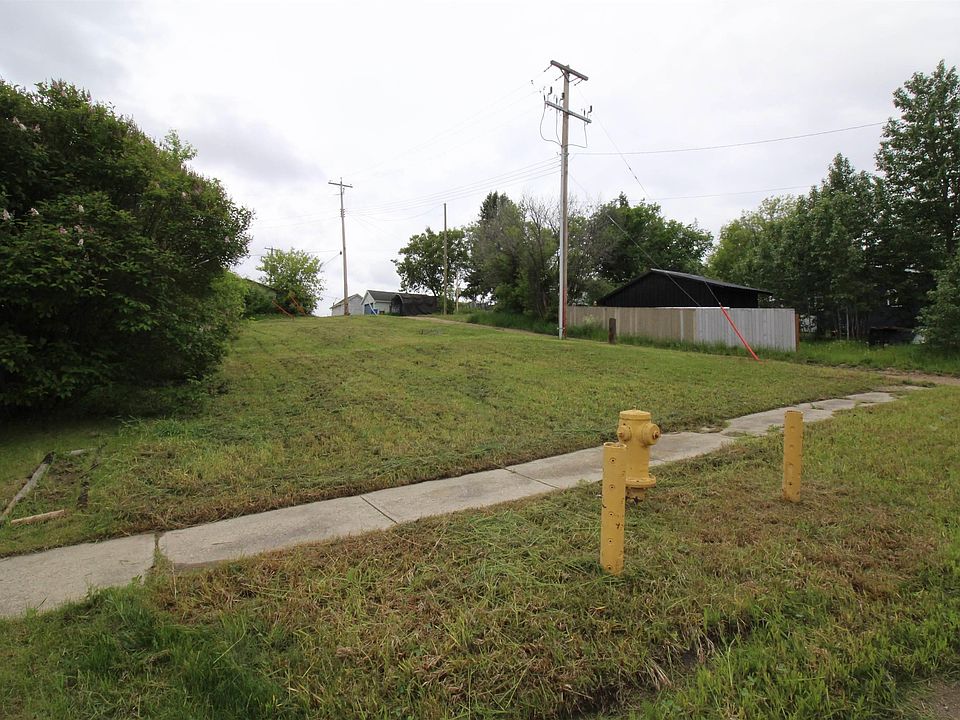 2nd image of 4927 52nd Ave