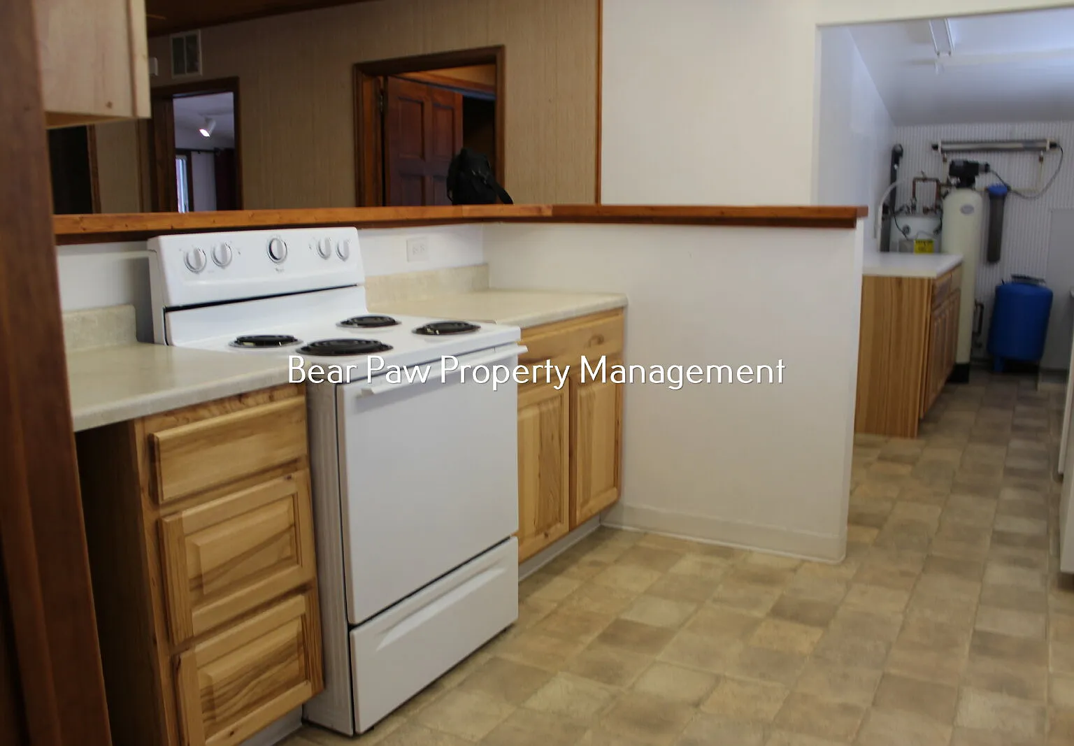 3 bed, 1.0 bath, 1200 sqft, $2,300 — Photo 3