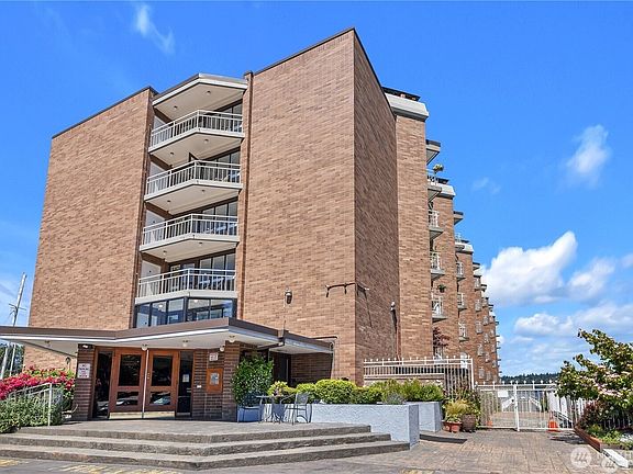 4th image of 9500 Rainier Ave S APT 212