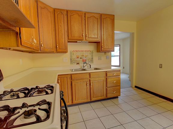 2nd image of 631 E 15th St
