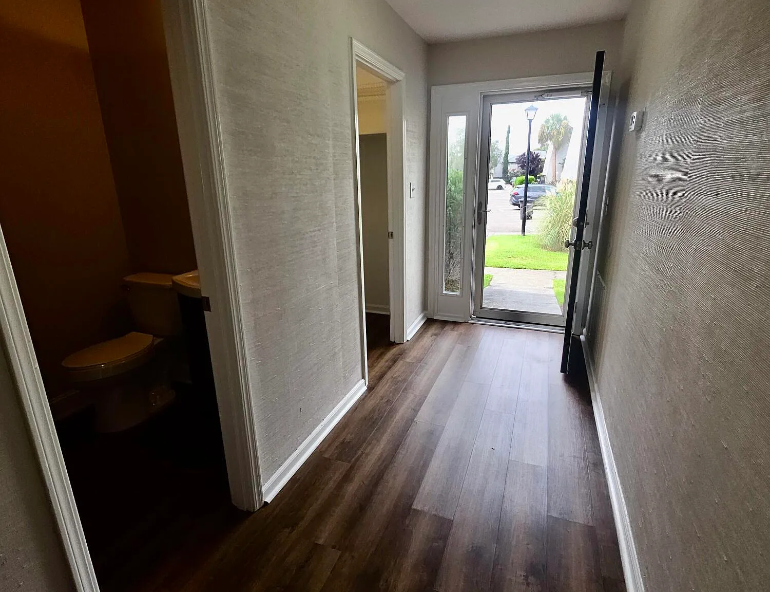 3 bed, 2.5 bath, 1840 sqft, $2,650 — Photo 3