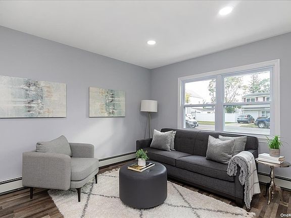 3rd image of 595 Franklin Ave