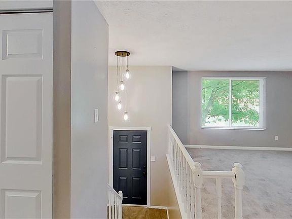 2nd image of 1525 Woodpointe Dr