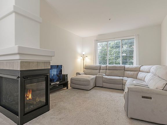 3rd image of 721 Hanbury Dr