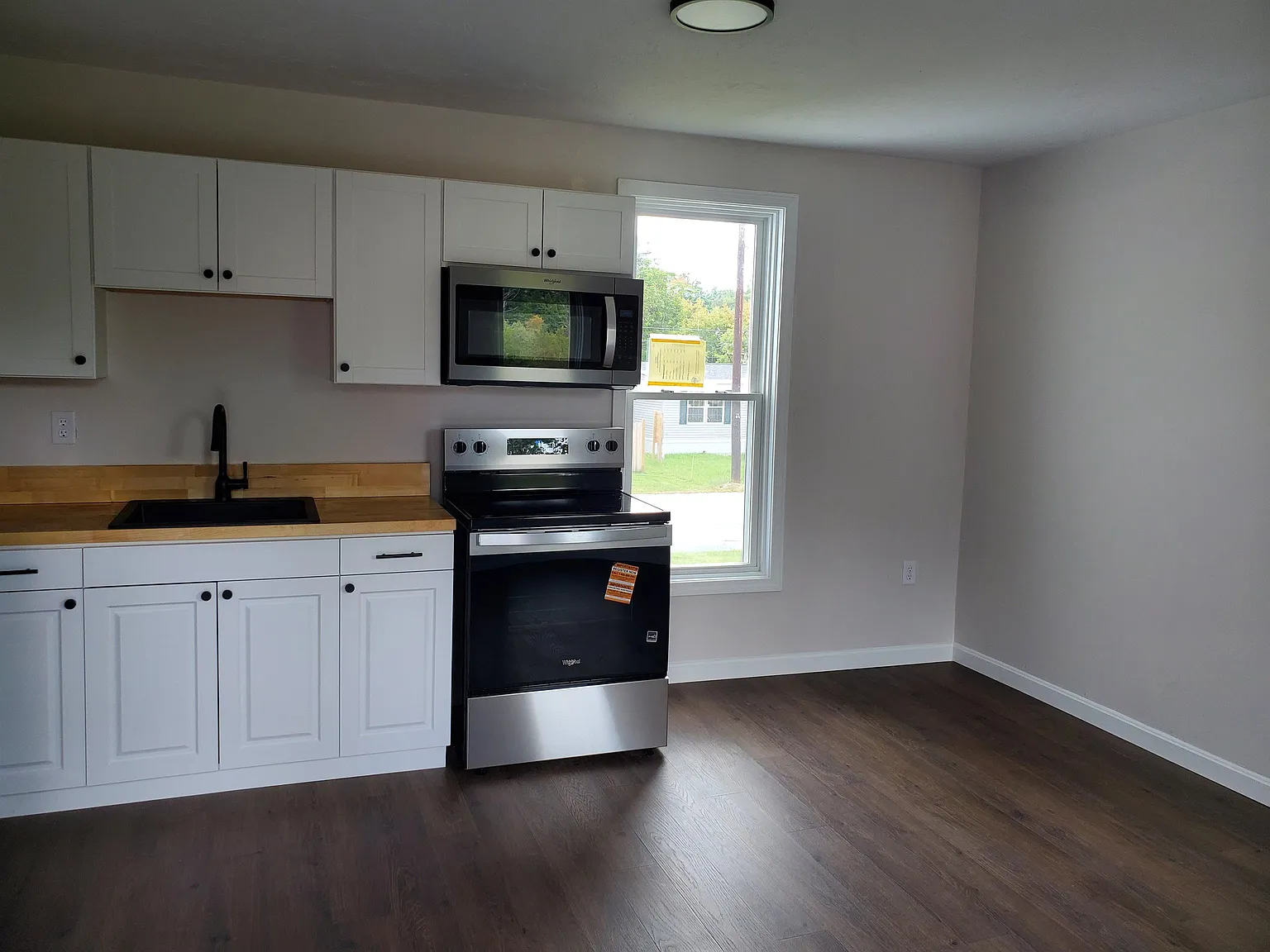 1 bed, 1.0 bath, 400 sqft, $1,400 — Photo 3