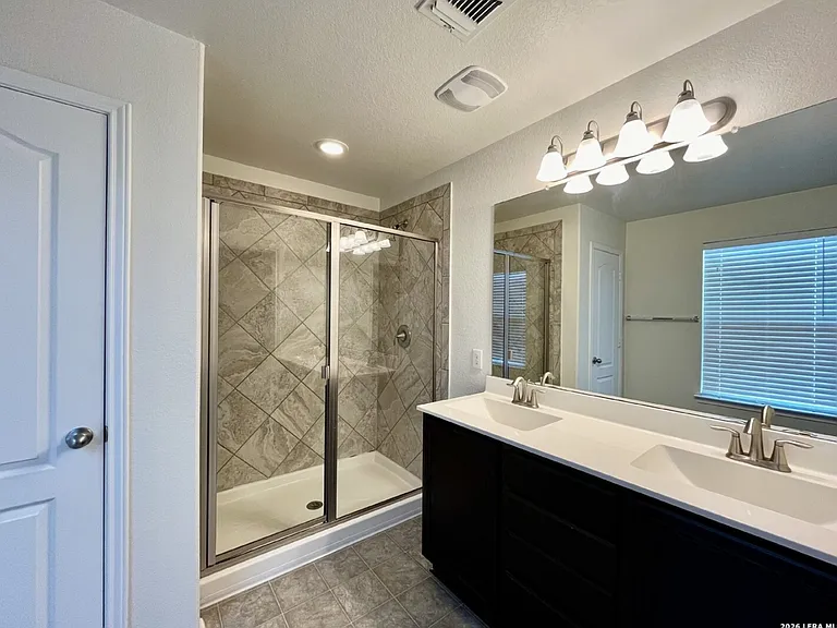 401 Ruby Ritz #401 — Photo 30