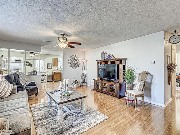 2nd image of 2045 Fullwood Dr