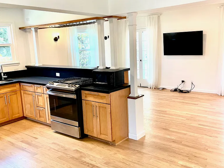 908 Parkman Ave #908 — Photo 6
