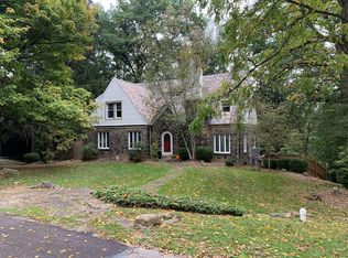 23 Forest Hills Dr, Wheeling, WV 26003