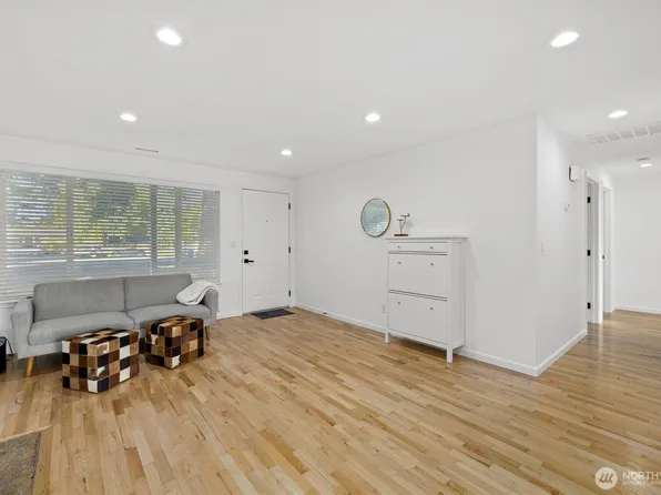 22 223rd St SW, Bothell, WA 98021