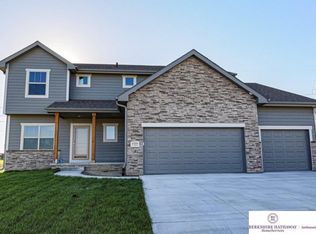 4704 N 186th St, Elkhorn, NE 68022