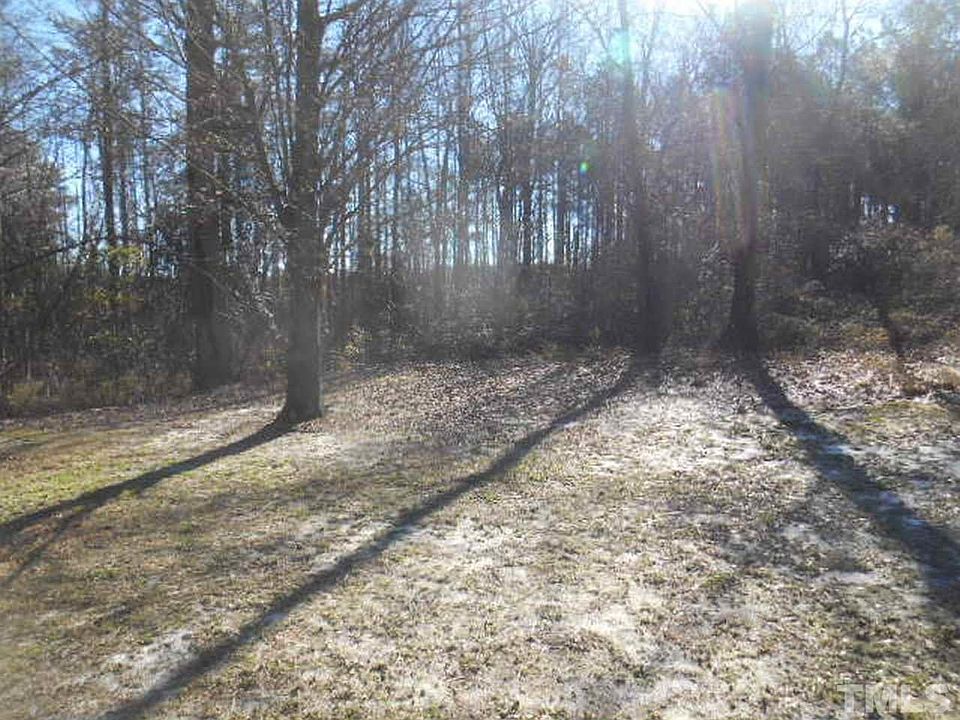 2nd image of 702 Nicole Dr