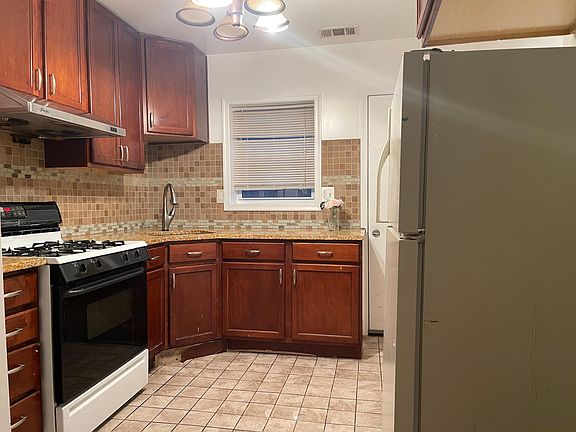 4th image of 2531 S Mildred St