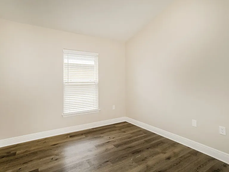 1004 Kellogg Dr — Photo 11