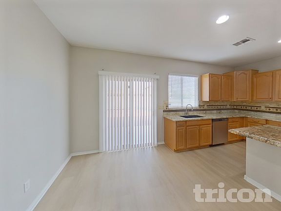 5th image of 42506 W Mira Ct