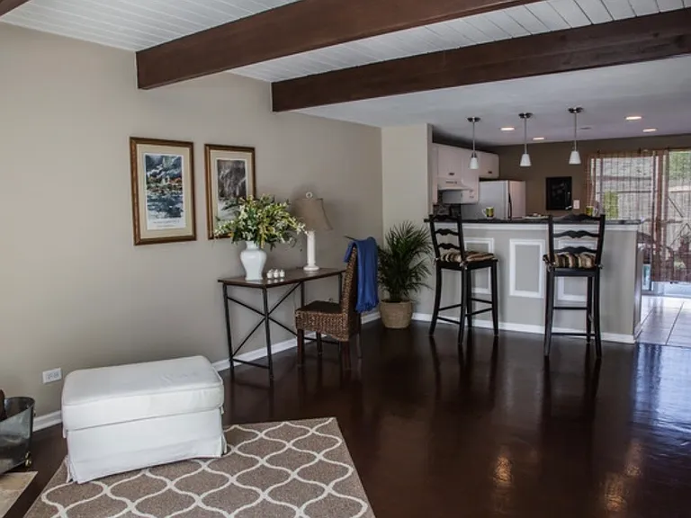 460 Meadow Hill Ln — Photo 3
