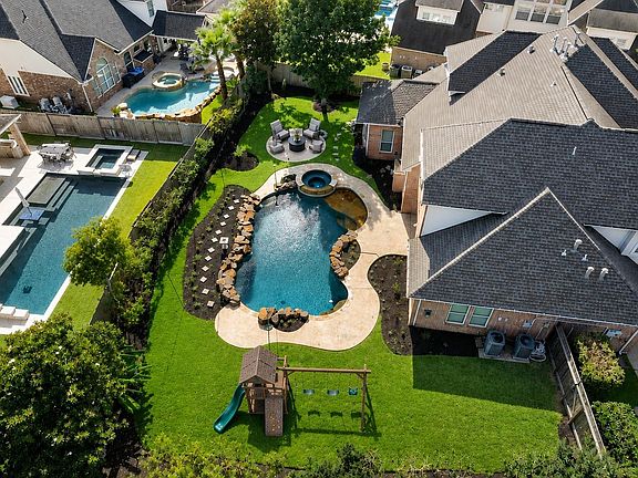 2nd image of 11803 Silverwood Bend Ln