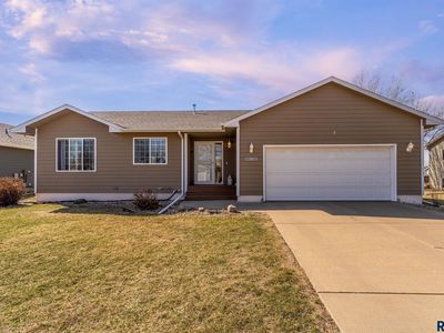 1175 Sunset Dr, Beresford, SD, 57004
