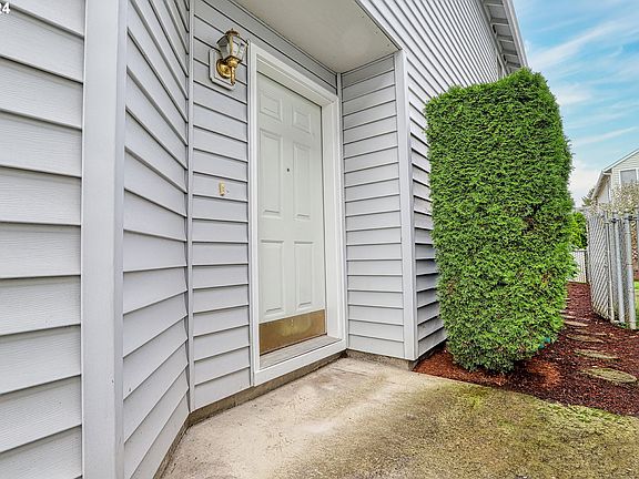 2nd image of 3014 NE 116th Ave