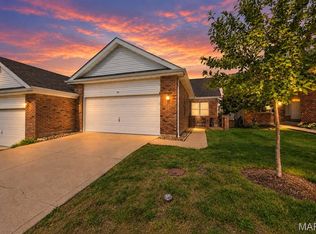 313 Holloway Ridge Ct, Ballwin, MO 63011