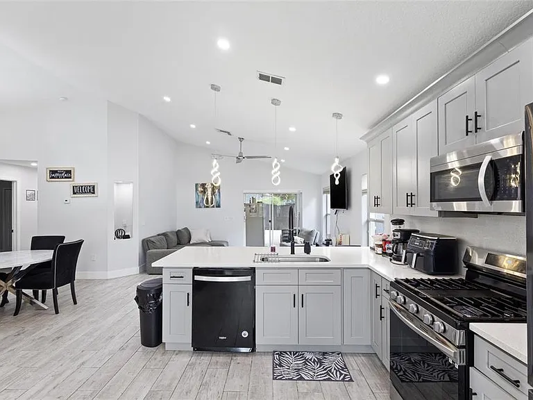 457 Sonja Cir — Photo 8