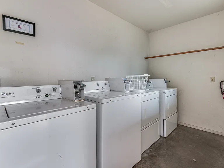 428 N Dallas Ave #7 — Photo 23