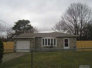 155 Peterson St, Brentwood, NY 11717