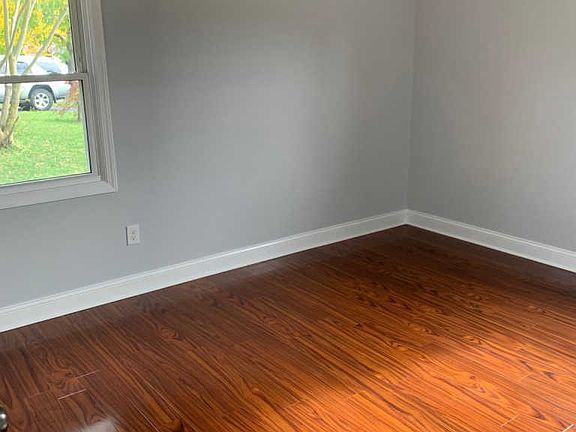 5th image of 39 Midfield Ln