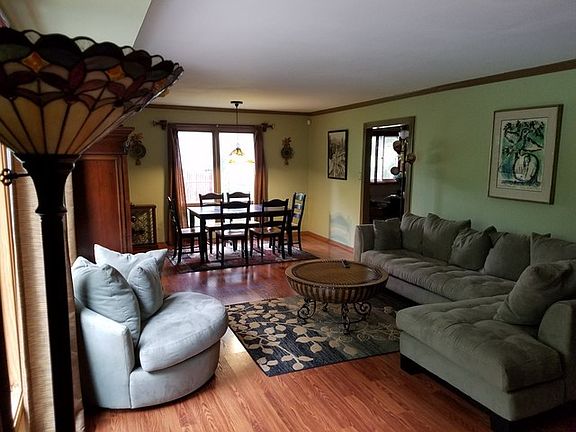 2nd image of 21W010 Marlborough Ln