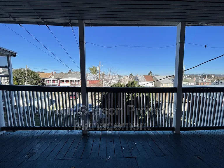 616 W Franklin St #1 — Photo 4