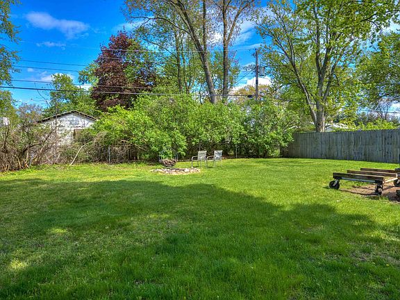 2nd image of 1728 Winston Dr