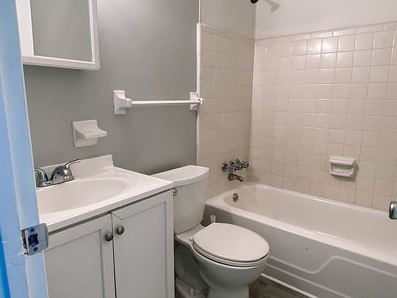 3rd image of 630 17th St