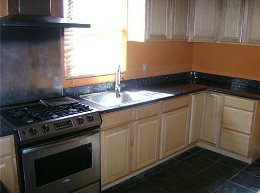 3rd image of 2657 Jonquil St