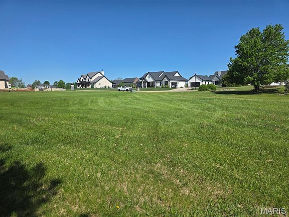 4th image of 809 Saint Albans Dr