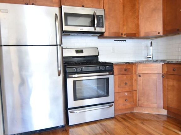 2nd image of 473 Willis Ave APT 3B