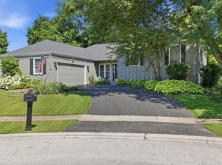 1483 Pebblestone Cv, Wheaton, IL 60189